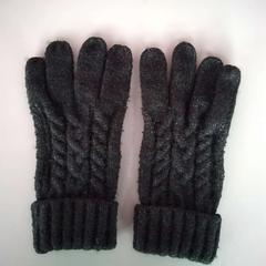 Guanti, come riportato da Twisto utilizzando iLost