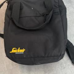 Mochila, como reportado por Arriva Achterhoek-Rivierenland utilizando o iLost