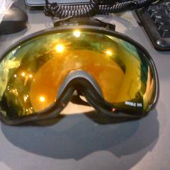 Skibril, amint azt SnowWorld Landgraaf az iLost segítségével jelentette.