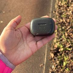 JBL earphone case, segons s'ha informat a iLost