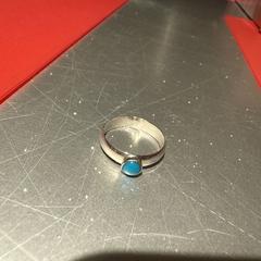 Zilveren Ring met steentje, come riportato a iLost