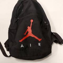 Ryggsekk, som rapportert av Regio West-Vlaanderen ved bruk av iLost