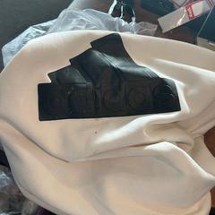 Hoodie, as reported by Leonardo Hotel Amsterdam Rembrandtpark using iLost