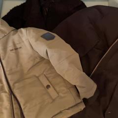 Chaqueta, segundo informou Familie Resort Molenwaard usando iLost