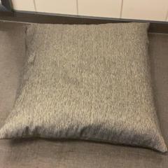 Vankúš, ako bolo nahlásené MEININGER Hotel Brussels City Center pomocou iLost