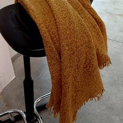 Bufanda Jaune moutarde, ha sido reportado por IKEA Brest Guipavas con iLost