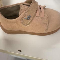 Chaussure, a été signalé par IKEA Amsterdam utilisant iLost