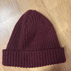 Hatt vlnena cepice zn. Beechfield, som rapportert av IKEA Brno ved bruk av iLost