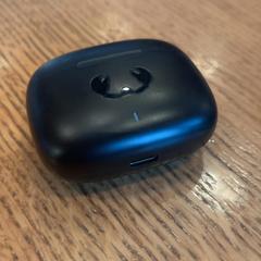 Fülhallgatók Fresh and Rebel, amint azt ibis Styles Rotterdam Ahoy az iLost segítségével jelentette.