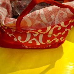 Tašky Rge/blanc, jak nahlášeno IKEA Paris Nord Roissy pomocí iLost