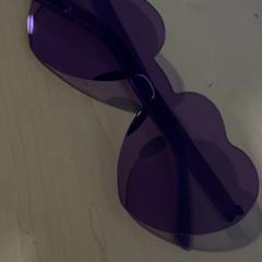 眼鏡 Paars hart がiLostで Jaarbeurs によって報告されました