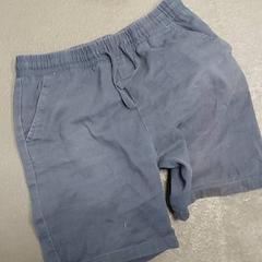 Oblečení - Blauwe kindershort Loewis, jak nahlášeno Regio Limburg - Leuven pomocí iLost
