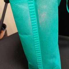 حقائب حمل وحقائب اليد Vert، كما تم الإبلاغ عنه بواسطة TCL عبر iLost