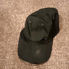 Boné, como reportado por Van der Valk Hotel Apeldoorn - De Cantharel utilizando o iLost