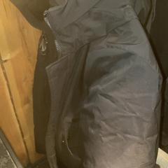 Chaqueta black, ha sido reportado por Club Nyx/Exit Café con iLost