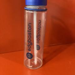 Water bottle See-trough, gemeldet von MEININGER Hotel Bordeaux Gare Saint-Jean über iLost