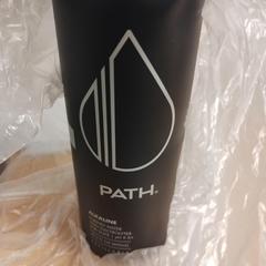 Water bottle, como reportado por The Dominican utilizando o iLost