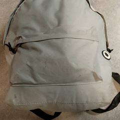 Ryggsekk, som rapportert av Regio Oost-Vlaanderen ved bruk av iLost