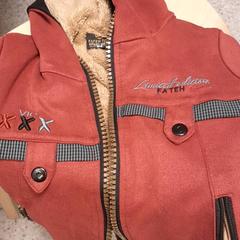 Casaco de bebé, como reportado por IKEA Furuset utilizando o iLost