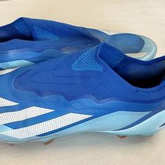 Kleding - Sportschoenen blauw, ha sido reportado por Centraal magazijn con iLost