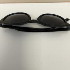 Gafas de sol, segundo informou Movie Park Germany usando iLost