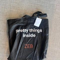 حقيبة المتسوق Zwart met opdruk، كما تم الإبلاغ عنه بواسطة Regio West-Vlaanderen عبر iLost