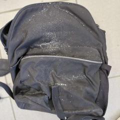 حقائب الظهر والحقائب النهارية grijs، كما تم الإبلاغ عنه بواسطة Regio Oost-Vlaanderen عبر iLost