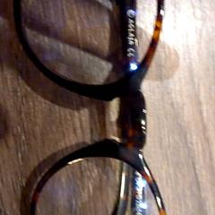 Zonnebril, zoals gemeld door Leonardo Royal Hotel Amsterdam met iLost