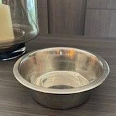 Drickskål för hund bak, rapporterat av Hotel Apeldoorn med iLost