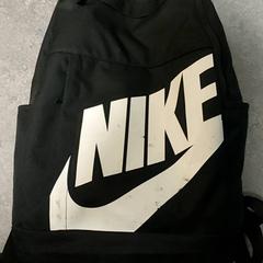 Batoh Zwart, jak nahlášeno Regio Oost-Vlaanderen pomocí iLost