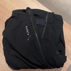 Casaco de criança, como reportado por Van der Valk Hotel Eindhoven - Best utilizando o iLost