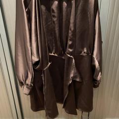 Blouse Bruin, as reported by Van der Valk Hotel Apeldoorn - De Cantharel using iLost