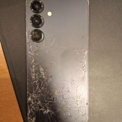 スマートフォン Samsung zwart がiLostで Politiezone Rivierenland によって報告されました