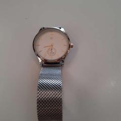 Jewel - horloge, jak nahlášeno Centraal magazijn pomocí iLost