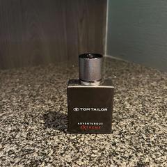 Perfum Tom Tailor, segons ha informat Van der Valk Hotel Wolvega Heerenveen mitjançant iLost