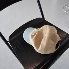 Men's cap, ha sido reportado por IKEA Rouen Tourville-La-Rivière con iLost