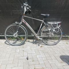 Férfi kerékpár, amint azt Gemeente Nijkerk az iLost segítségével jelentette.