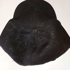 Kleding - Pet, zoals gemeld door Regio Antwerpen - Brussel met iLost