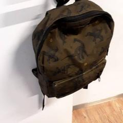 Backpack, as reported by Qbuzz ZHN using iLost