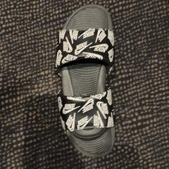 Sandaal Zwart، كما تم الإبلاغ عنه بواسطة Van der Valk Hotel Utrecht عبر iLost