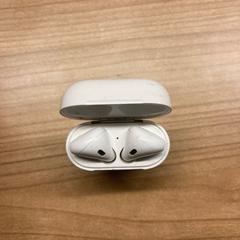 Airpods, como reportado por Pathé Spuimarkt utilizando o iLost