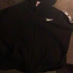 Suéter, ha sido reportado por De Heeren van Aemstel con iLost