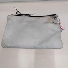 Škatuľa zilver, ako bolo nahlásené Arriva Limburg Zuid pomocou iLost