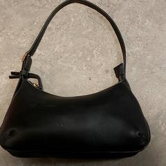 Borsa - Handtas zwart, come riportato da Centraal magazijn utilizzando iLost