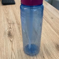 Bidon, gisa salatu by Pathé Delft iLost erabiliz