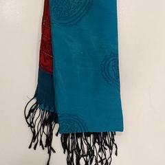 Sjaal groen-rood, ako bolo nahlásené Centraal magazijn pomocou iLost