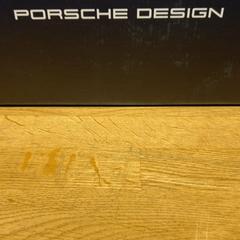 Purchase porsche design porsche がiLostで Designer Outlet Roermond によって報告されました
