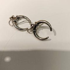 Brincos Zilverkleurige, como reportado por IKEA Groningen utilizando o iLost