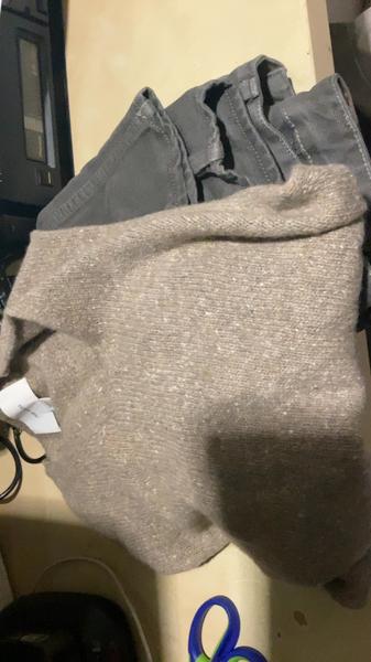 Roba Brown pullover and jeans