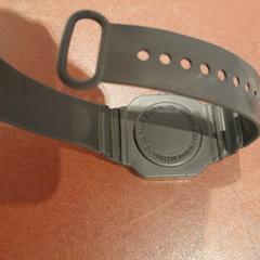 Orologio noire, come riportato da TCL utilizzando iLost